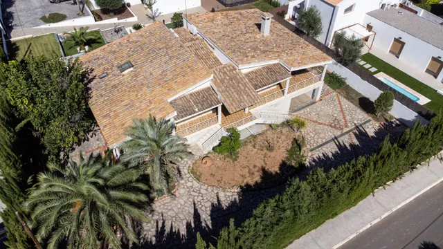 Chalet en una planta con 5 habitaciones a un paso del centro - foto 5