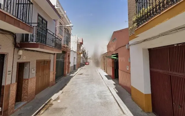 ADOSADO OCUPADO A LA VENTA EN TORREBLANCA - SEVILLA