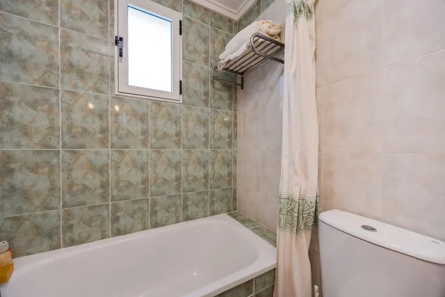 Apartamento de 2 dormitorios y piscina comunitaria en Playa del Cura — 16