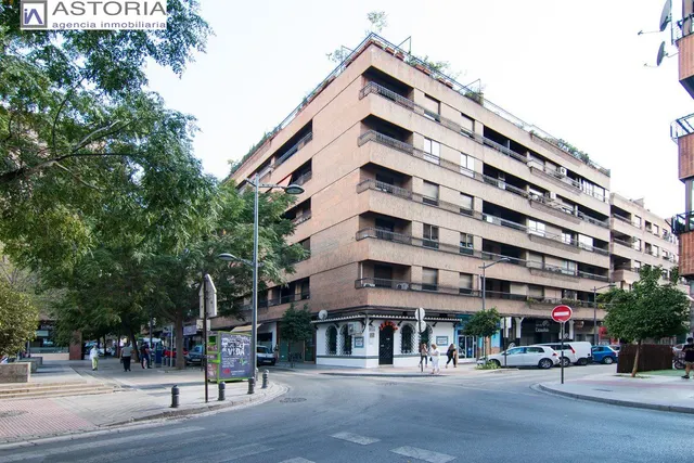 Junto Plaza Menorca — 34