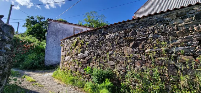 CASA DE PIEDRA CON TERRENO OPARA REFORMAR EN OUTES — 3