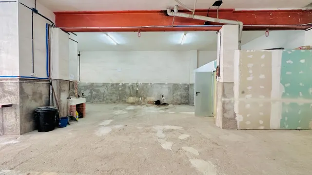Local diáfano con acceso para vehículos en Terrassa — 15
