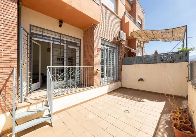 Casa Adosada Ideal en Urbanización con Piscina — 6