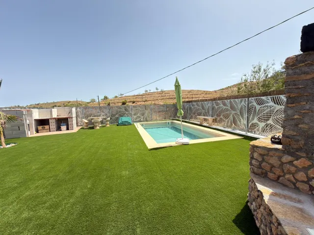 Se alquila precioso Apartamento con piscina cerca de Perín (