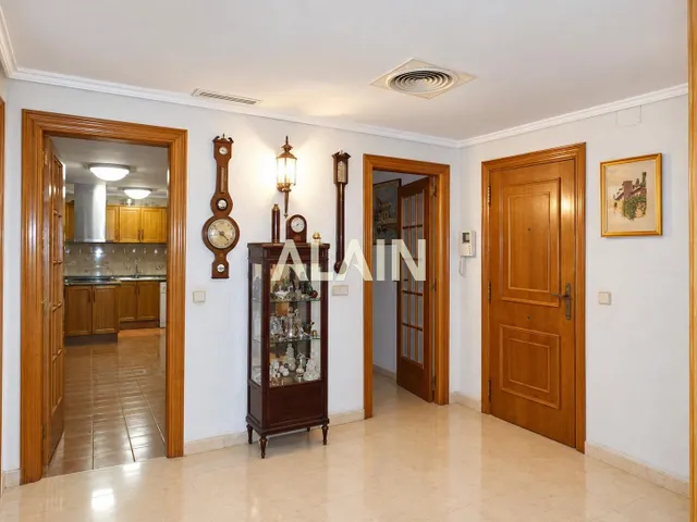 PISO EN VENTA EN LA ZONA DEL ENSANCHE EN VALENCIA CON DOS TERRAZAS Y GARAJE OPCIONAL. — 24