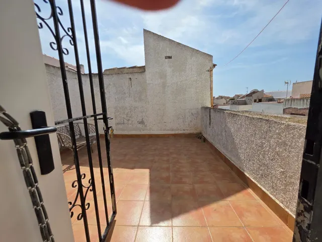 Magnifica vivienda para reformar, buena ocasion para invertir — 33