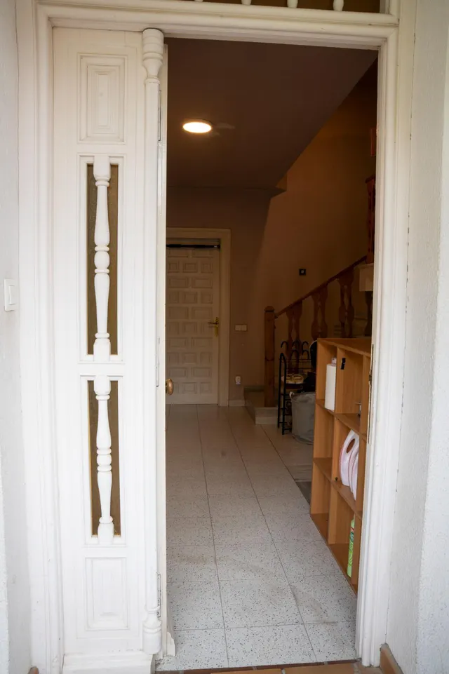 SE VENDE CASA INDEPENDIENTE CON PISCINA CON VISTAS EN CORBERA DE LLOBREGAT BARCELONA — 14