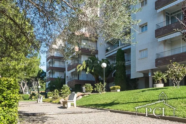 Apartamento en 4" planta con bonitas vistas a montaña/Ascens - foto 2