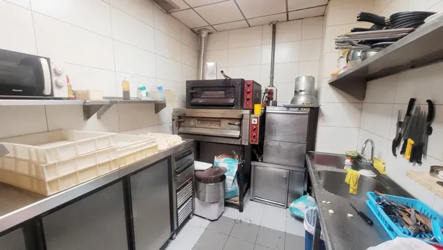 VENTA DE LOCAL RESTAURANTE CON LICENCIA DE ACTIVIDAD Y 30 AÑOS DE TRAYECTORIA EN MONCADA JUNTO CEU!! — 16
