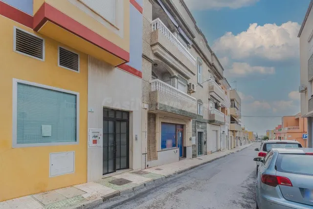 Piso OCUPADO en venta en Vícar - foto 2