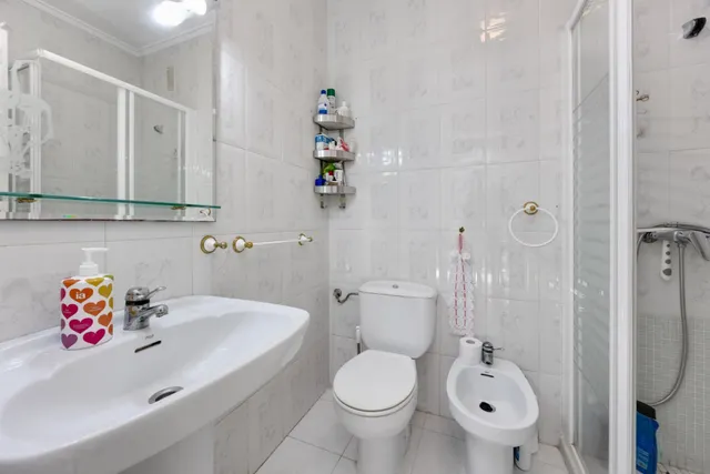 Luminoso apartamento, con gran solárium privado y vistas, en "La Mata", Torrevieja — 9
