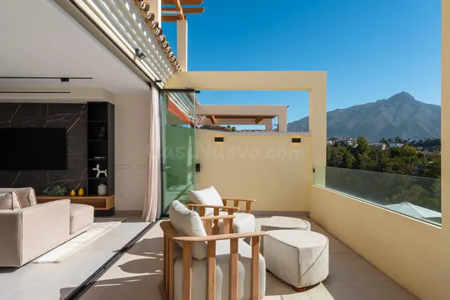 MARAVILLOSO APARTAMENTO EN NUEVA ANDALUCIA CON VISTAS AL MAR - foto 2