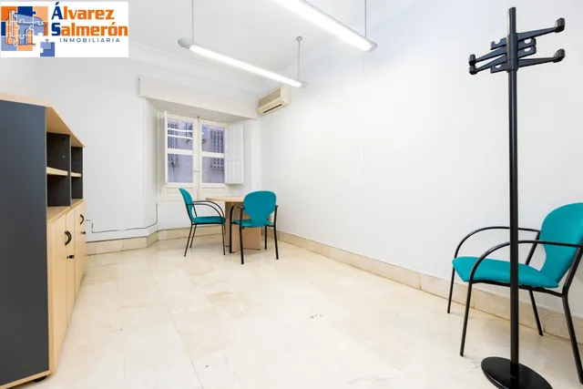 Gran vivienda en Plaza Los Campos - 7 habitaciones — 24
