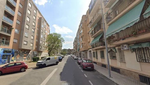 Venta piso en Cáceres - foto 2