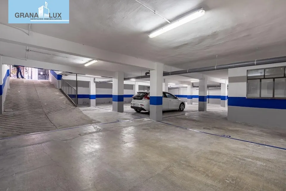 PARKING DE 30 PLAZAS EN PLENO CENTRO DE GRANADA