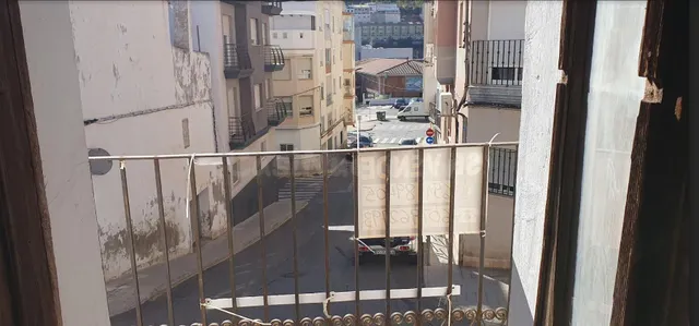 SE VENDE CASA PARA REFORMAR EN LA COVA SANTA - foto 4