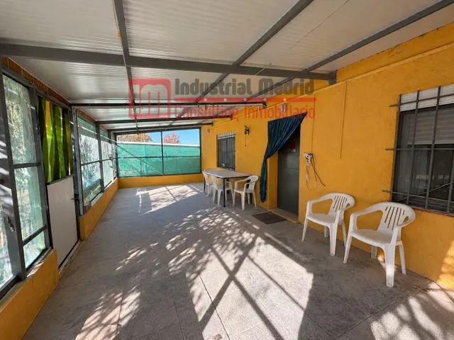 Finca rústica de 2.155 m2 con vivienda, piscina y nave. — 11