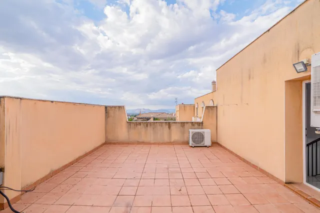 PISO, COCHERA Y TRASTERO EN LA ZUBIA — 19