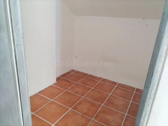 Lote de trasteros en calle Ollerías en edificio semi nuevo - foto 2