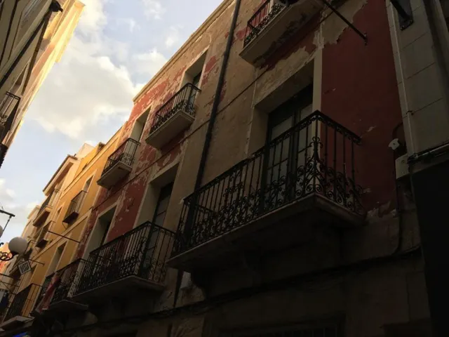 Solar a dos calles en pleno centro de Elche. - foto 3