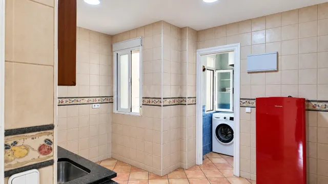 Piso de 2 dormitorios con terraza cerrada junto a Príncipe P - foto 4