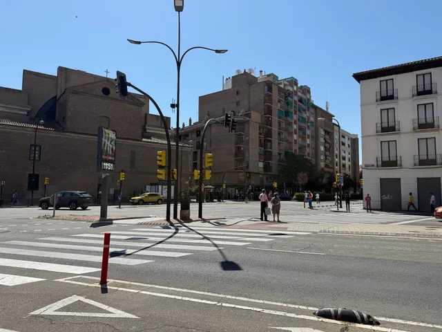 Local comercial en alquiler en Calle Borao. Zaragoza — 17