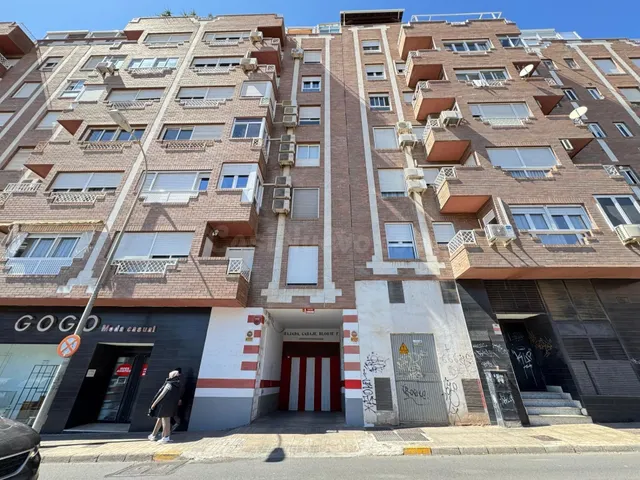 ¡Plaza de moto en alquiler por solo 30€/mes! - foto 5