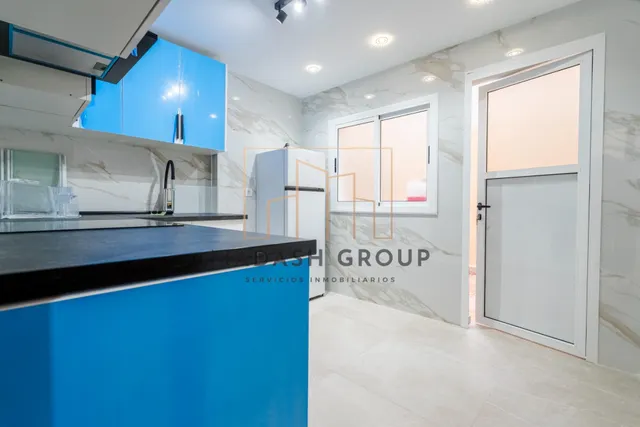 Exclusiva vivienda de 4 dormitorios, totalmente reformada, a 550m del puerto y la playa de Cambrils. — 9
