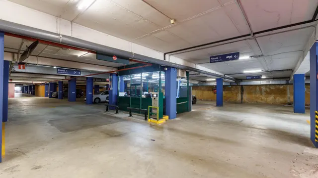 Parking 12m² en alquiler - Zona Franca — 19