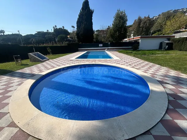 Bonita casa adosada en venta en la urbanización Els Llorers, - foto 2