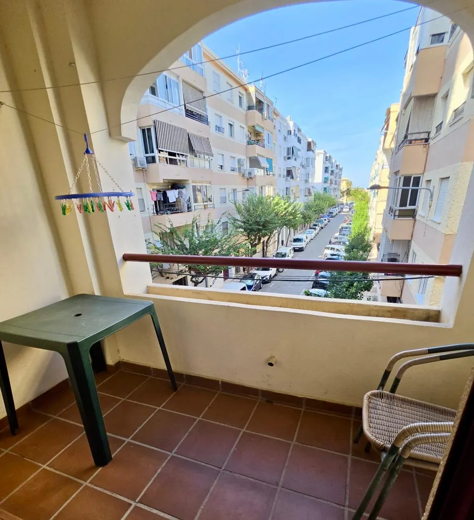 AMPLIO Y LUMINOSO APARTAMENTO DE 3 DORMITORIOS • BENALMÁDENA