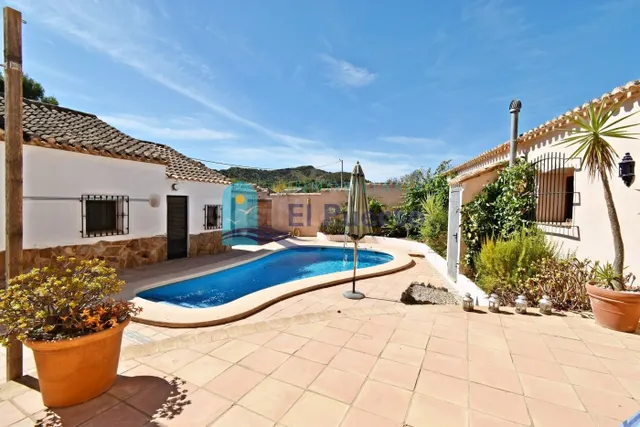 A LA VENTA 2 PRECIOSAS CASAS INDEPENDIENTES CON PISCINA Y MÁ - foto 3