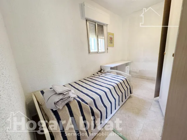 Chalet en residencial con  garaje y terraza, todo amueblado — 15