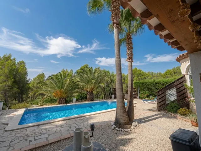 Encantadora villa mediterránea con piscina en medio de la na - foto 2