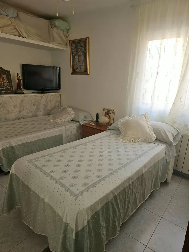 Amplio y acogedor piso en Los Ángeles, Alicante por solo €185,000 — 6