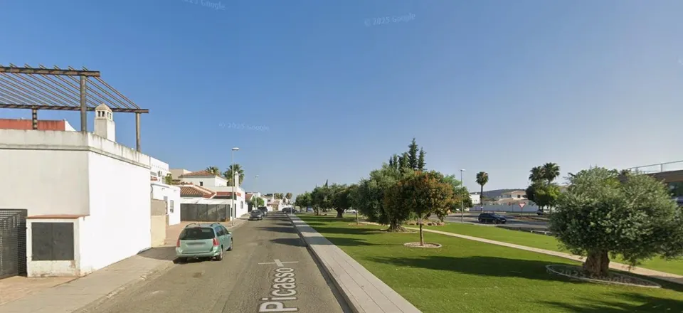 CASA EN BURGUILLOS