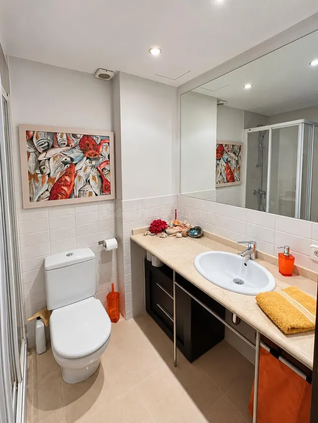 Amplio y luminoso apartamento en primera línea de mar, dos t - foto 4