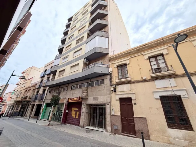 Precioso piso totalmente reformado en alquiler de larga temporada — 29