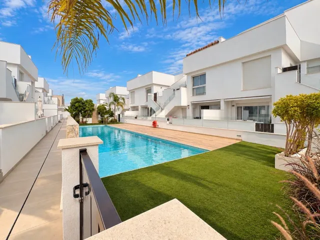 Ático 3 habitaciones 110m² en venta - Zona Pueblo — 40