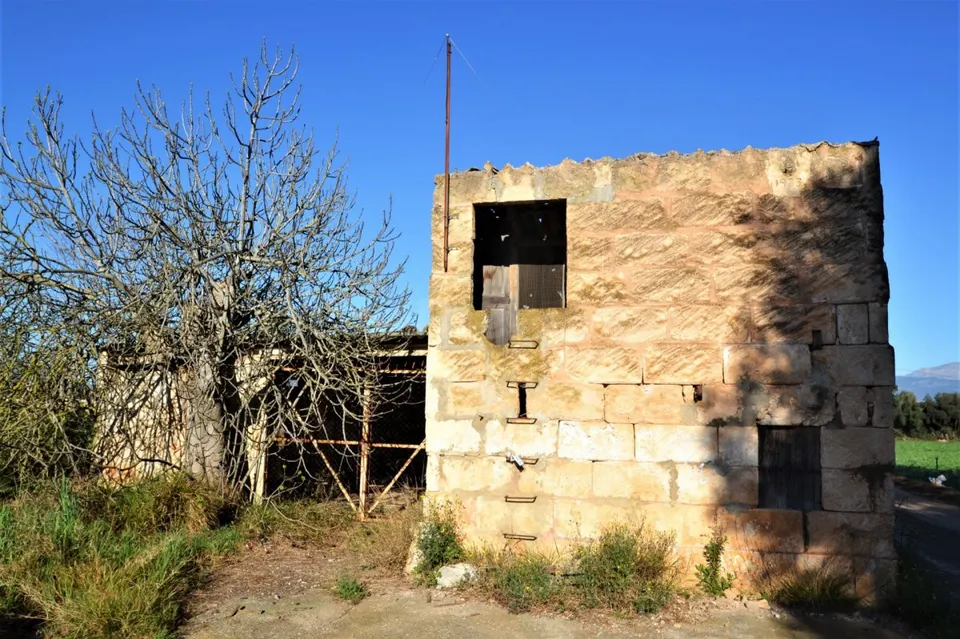 Finca con proyecto aprobado en Llubi