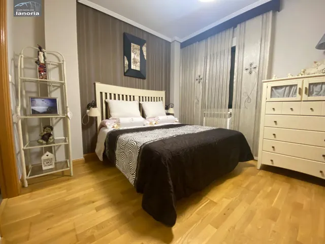 Grupo la Noria VENDE ADOSADO Amueblado y Equipado. Zona Barrio IMAGINALIA — 35