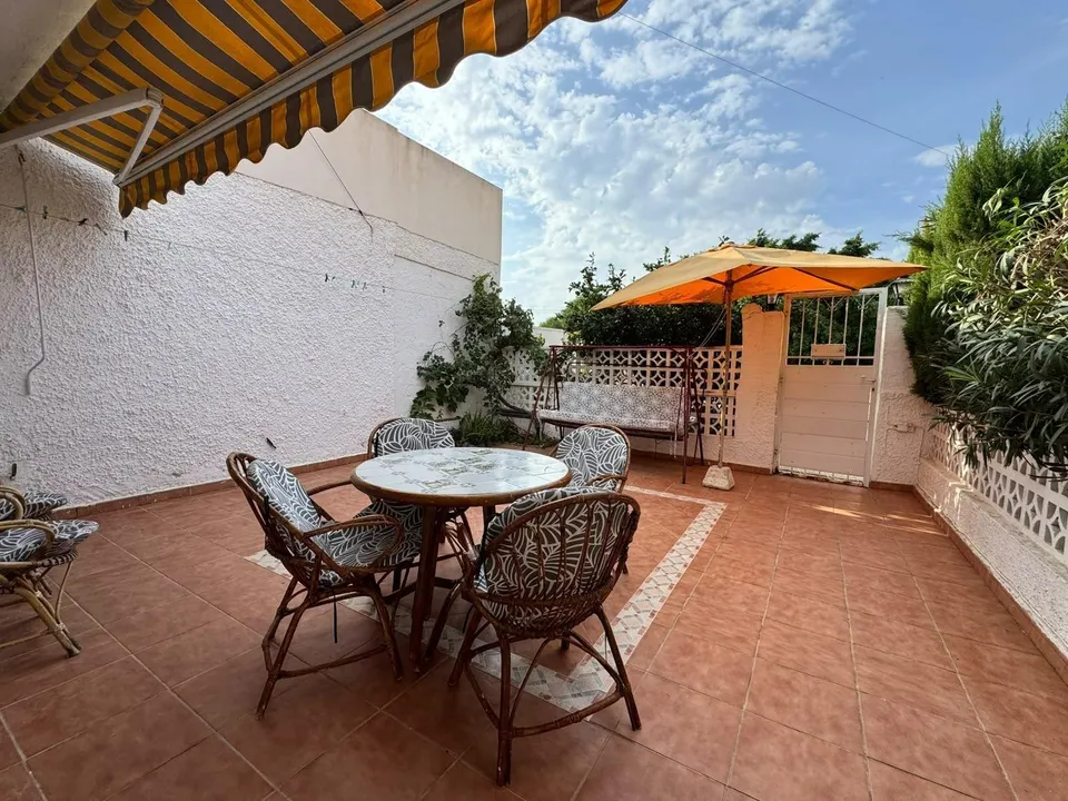 Fantastico bungalow de planta baja sin vecinos arriba con 2 jardines