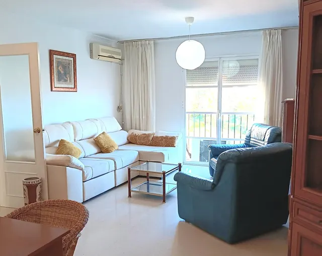 OPORTUNIDAD, amplio piso en Arroyo de la Miel, Benalmádena — 2