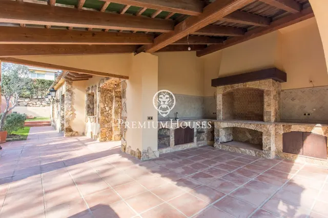 Casa en venta con bonitas vistas al mar en Cala Sant Francesc — 4