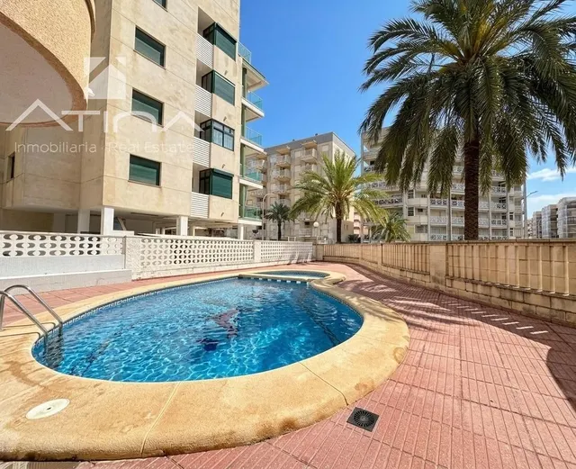 Apartamento en planta baja con jardín privado en la playa de - foto 3