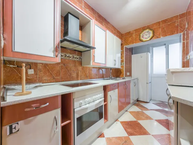 Piso de 3 Dorm. en Armilla (frente al AYUNTAMIENTO y Metro) — 8