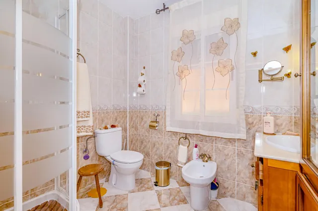 Fantástica casa adosada con gran patio, sótano habitable y excelente luminosidad !! — 30