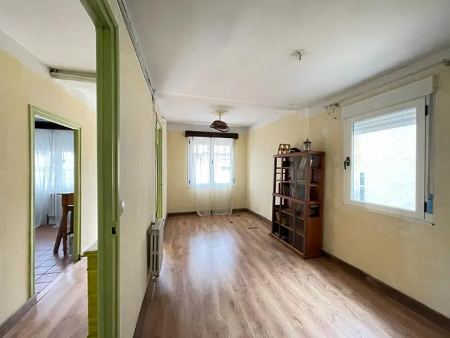 SE VENDE CASA EN CORULLÓN — 15