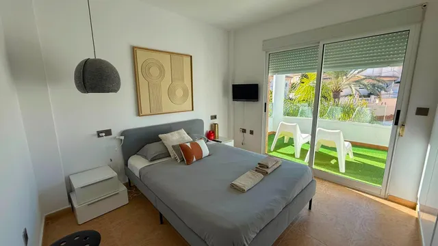 Villa con piscina privada, Alicante, Orihuela Costa. 4 habitaciones, 190 m2, 6,4 kilómetros del mar — 8