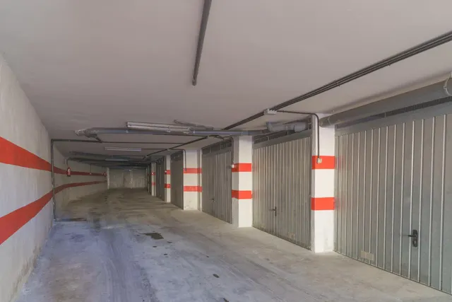 Garaje cerrado de 24 m2 en la zona del Puerto de Motril — 7